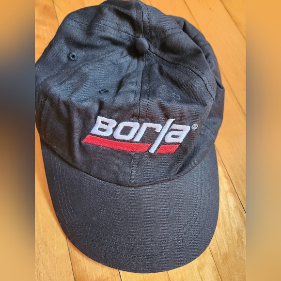 Variety of baseball caps - Picture 7 of 11